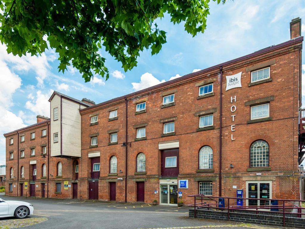 Go2 Burton Upon Trent Central Hotel Buitenkant foto